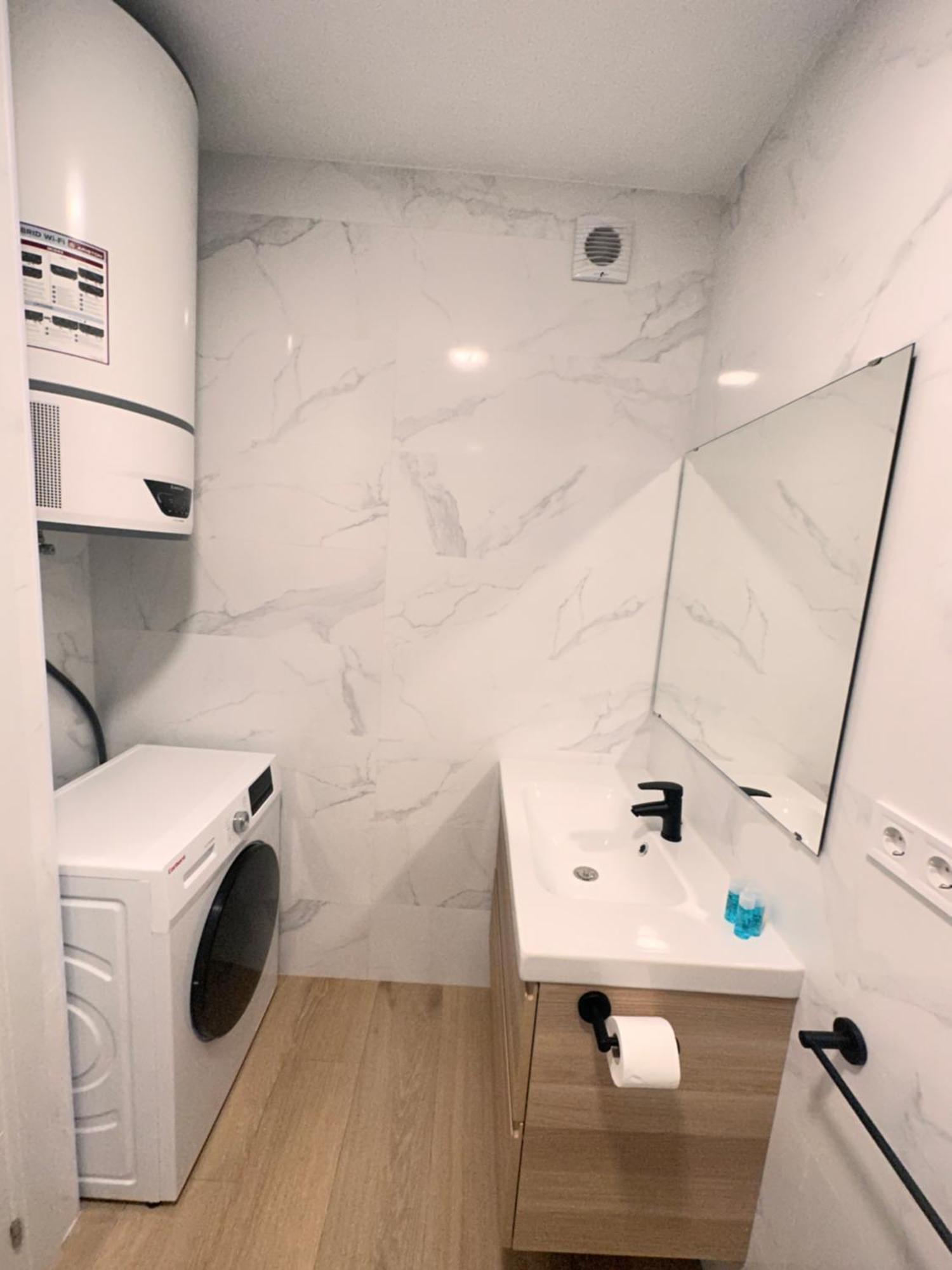Artes Y Oficios Apartaments Ab Valencia Buitenkant foto